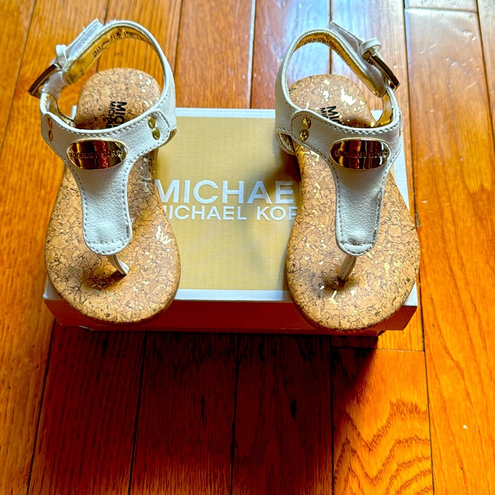 NWT NIB Michael Kors girls sandals size 6!